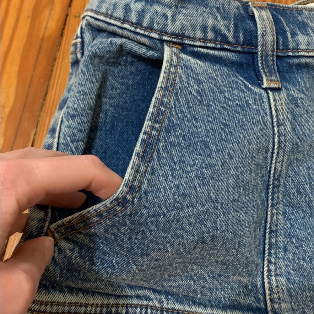 Abercrombie High Rise Dad Short Acid Wash - Picture 2 of 5